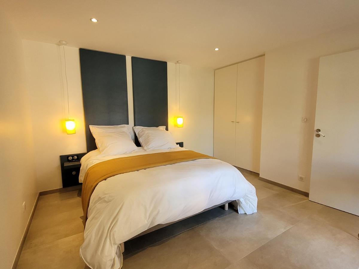 Lodges En Pierres Dorees Saint-Germain-Nuelles Exterior photo