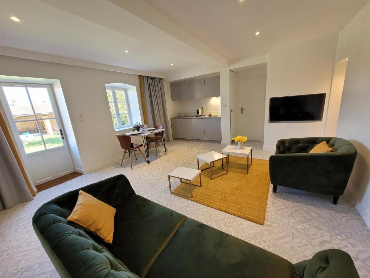Lodges En Pierres Dorees Saint-Germain-Nuelles Exterior photo