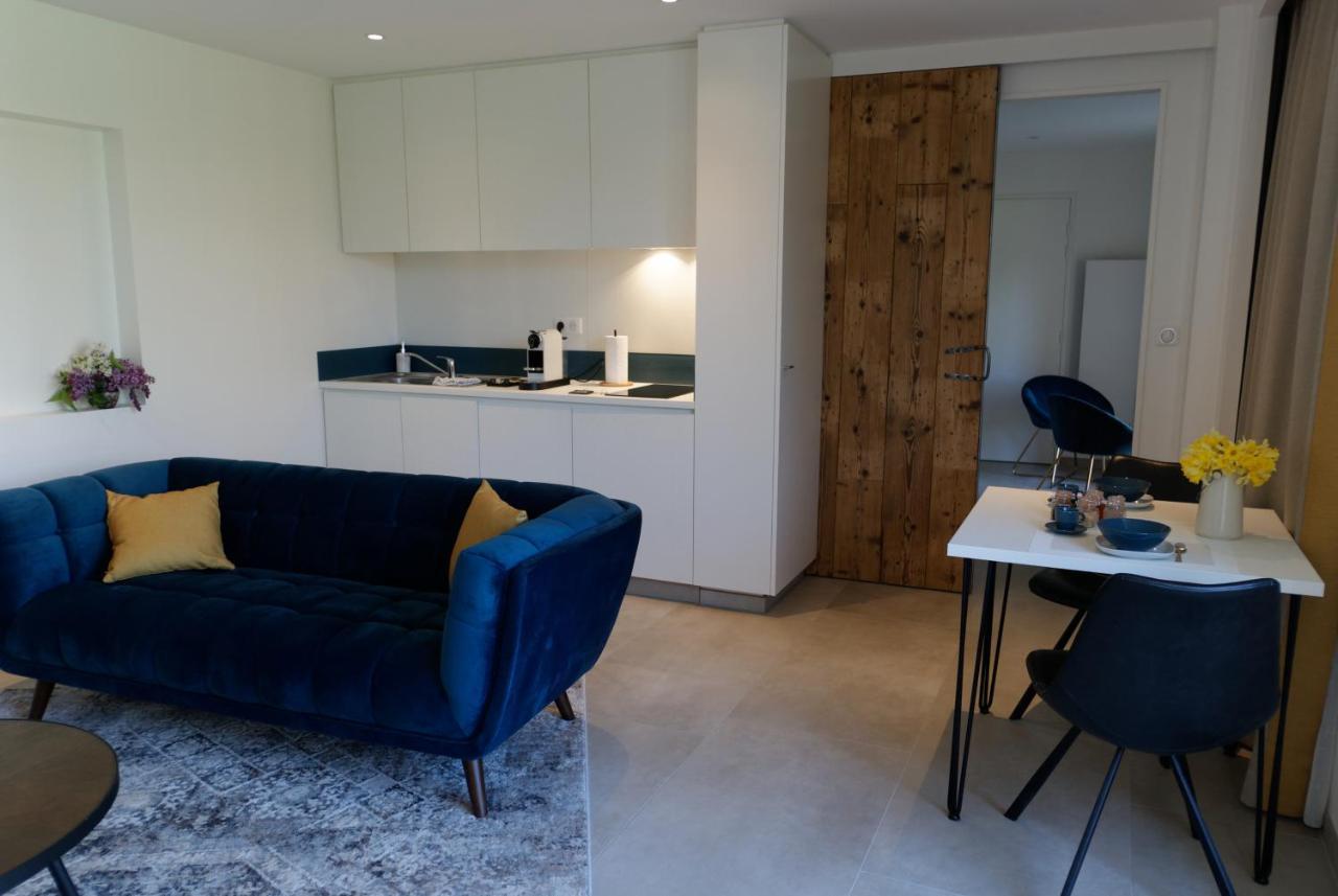 Lodges En Pierres Dorees Saint-Germain-Nuelles Exterior photo