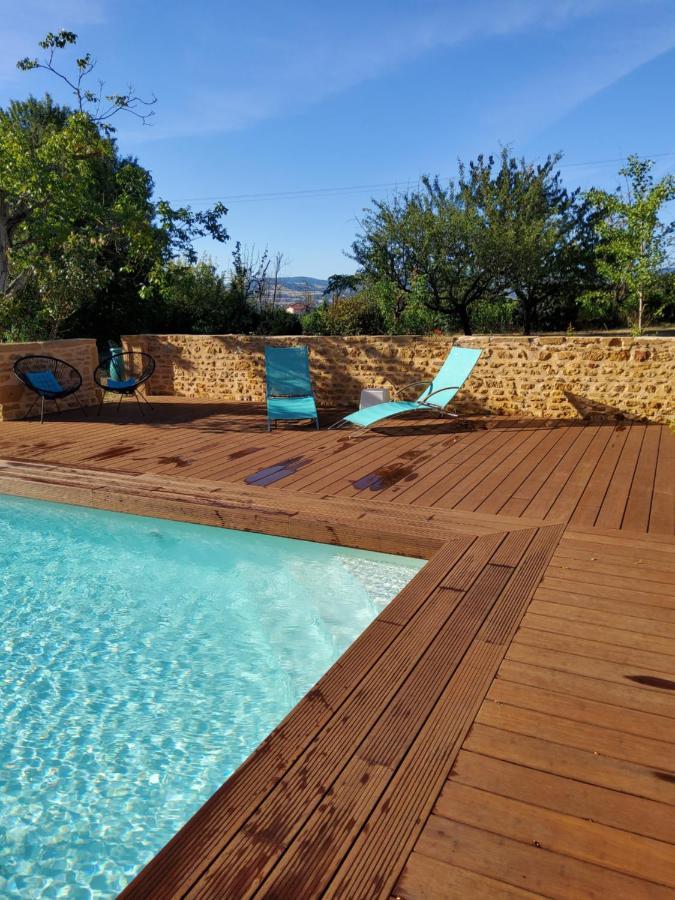 Lodges En Pierres Dorees Saint-Germain-Nuelles Exterior photo